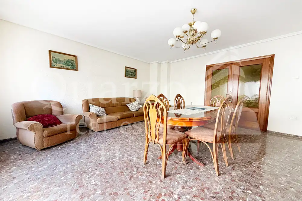 Terraced house for sale in Plaza de la Iglesia