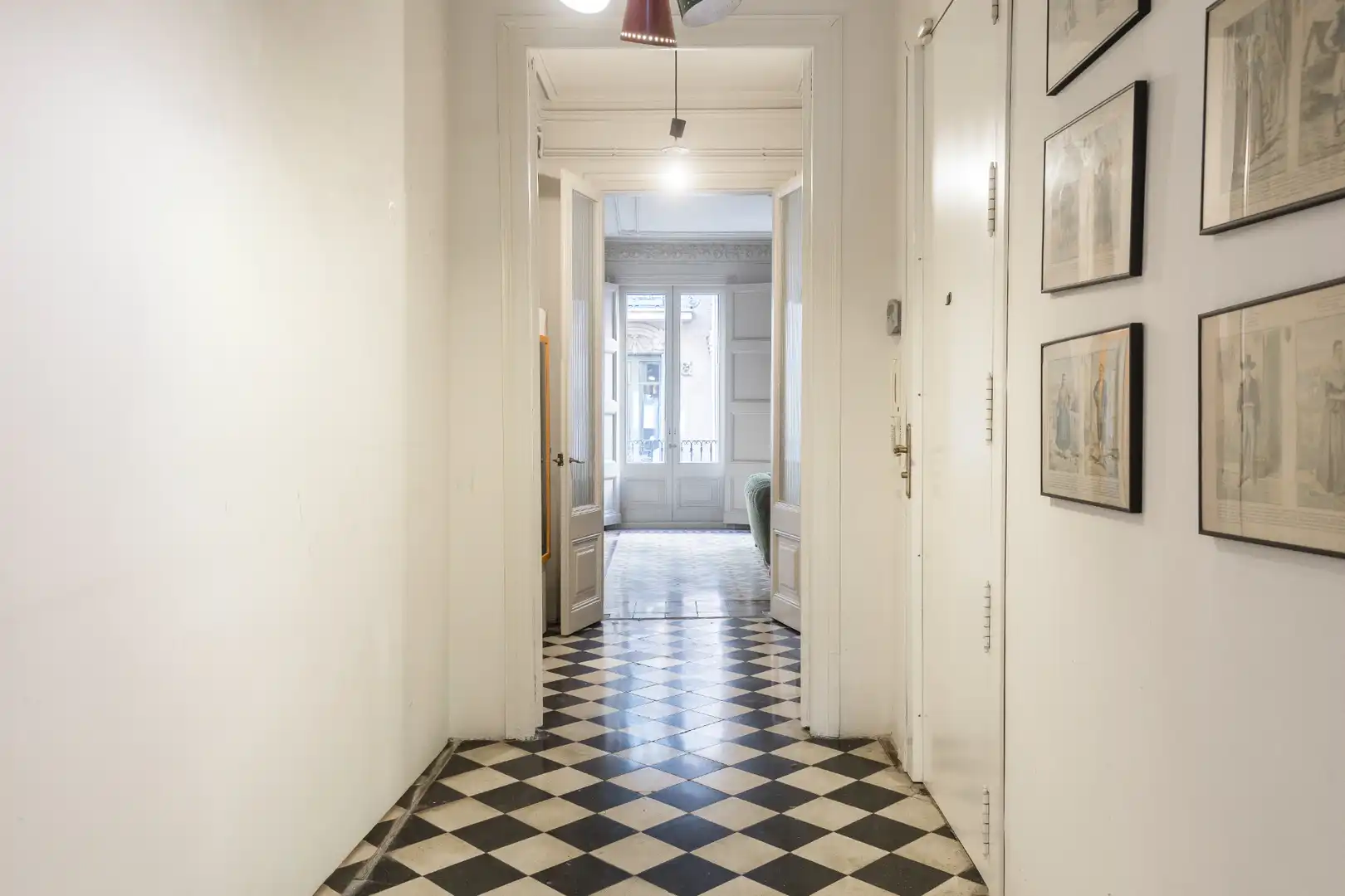 Piso en venta en Barcelona con Calefacción, Terraza y Amueblado