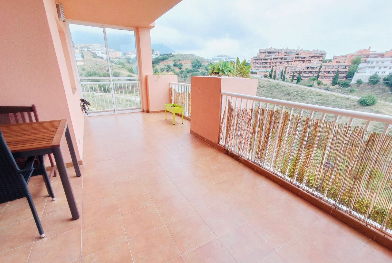 Vista exterior de Apartament en venda en Fuengirola amb Aire condicionat, Calefacció i Terrassa