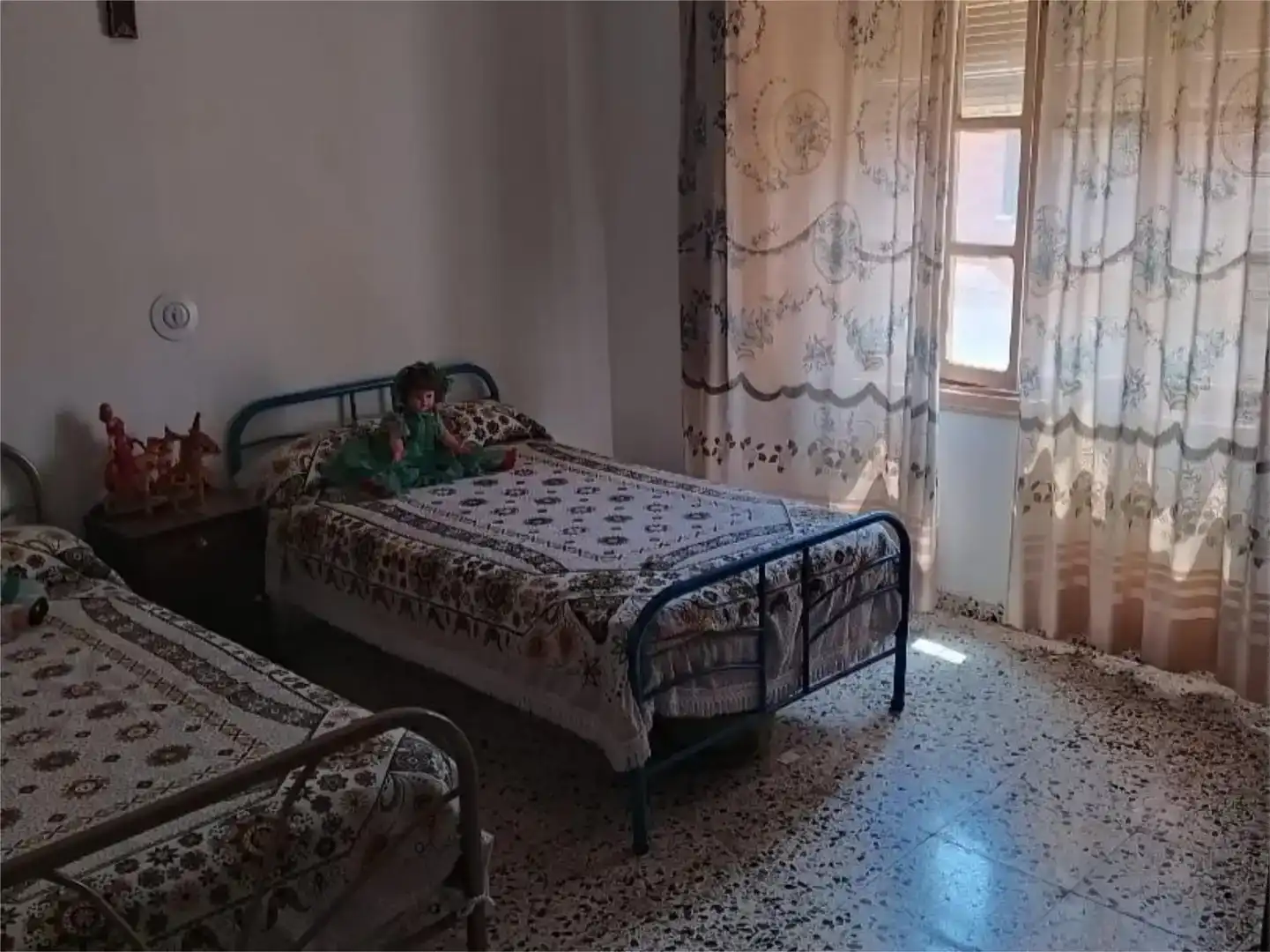 Habitación de Casa adosada en venta en Consuegra, Toledo
