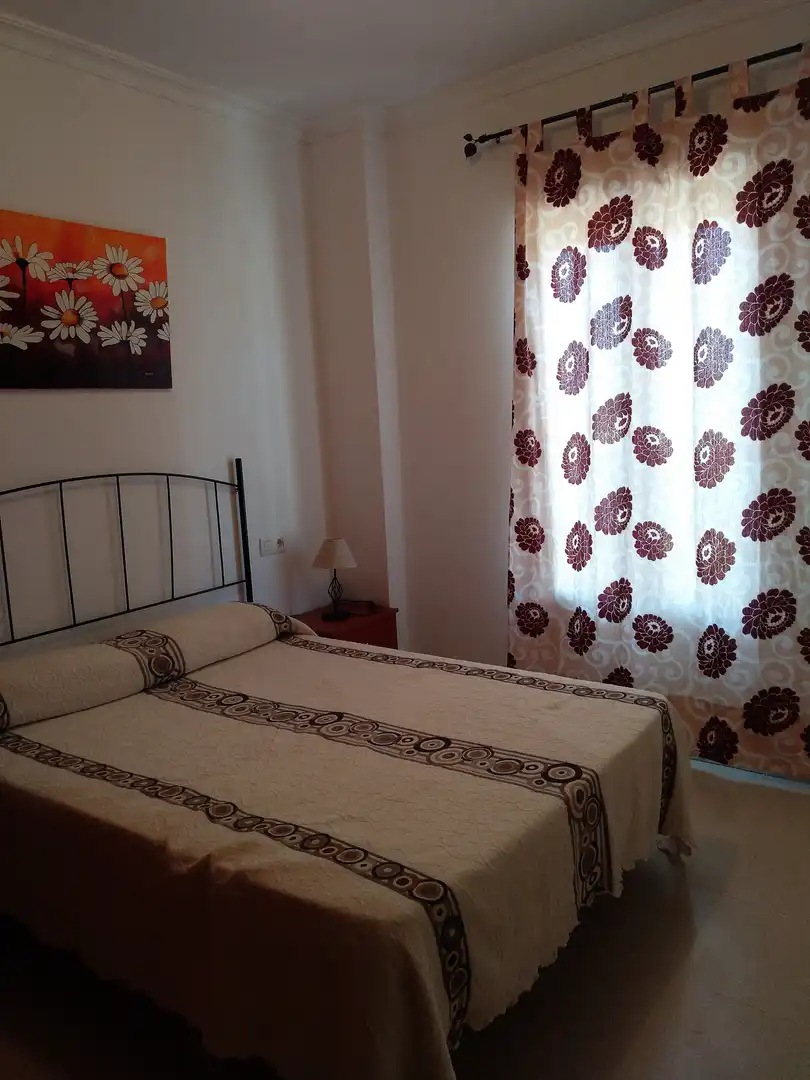 Habitación de Piso en venta en Cortegana con Horno, Microondas y Balcón