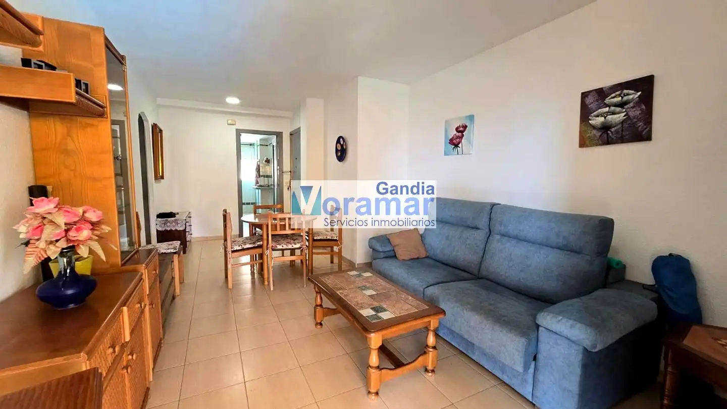 Sala de estar de Apartamento en venta en Gandia con Amueblado y Piscina comunitaria