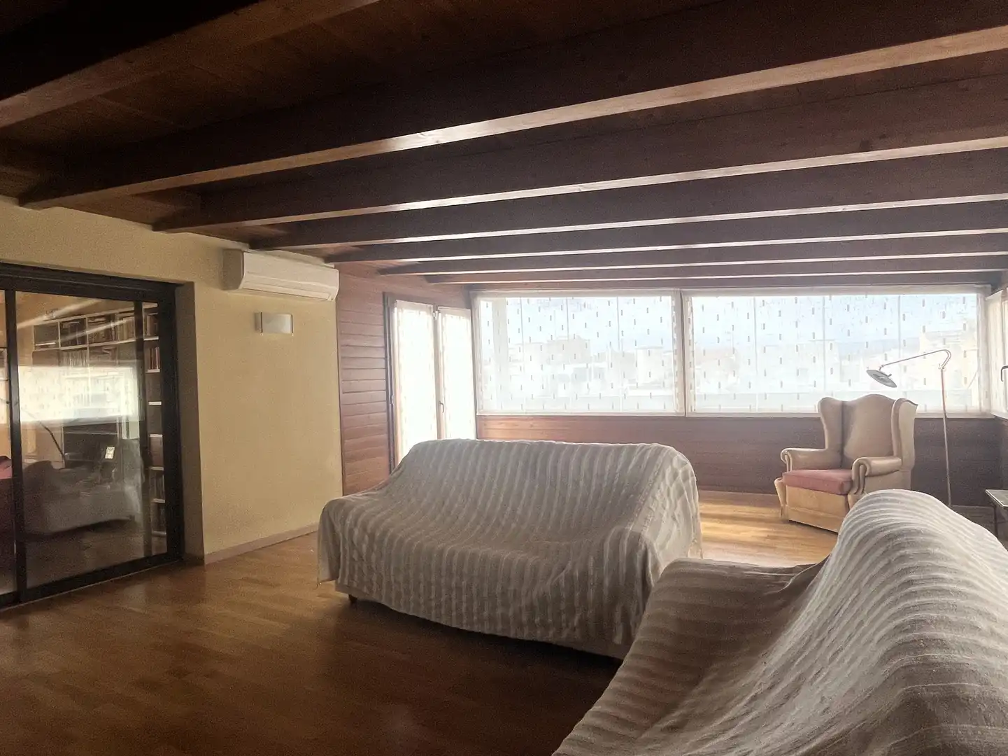 Sala de estar de Dúplex en venta en Vilafranca del Penedès con Aire acondicionado, Calefacción y Parquet