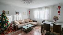 Sala d'estar de Casa adosada en venda en Cijuela amb Piscina i Balcó