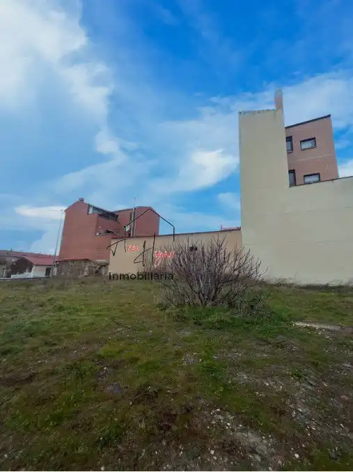 Außenansicht von Fabrikhallen zum Verkauf in Salamanca