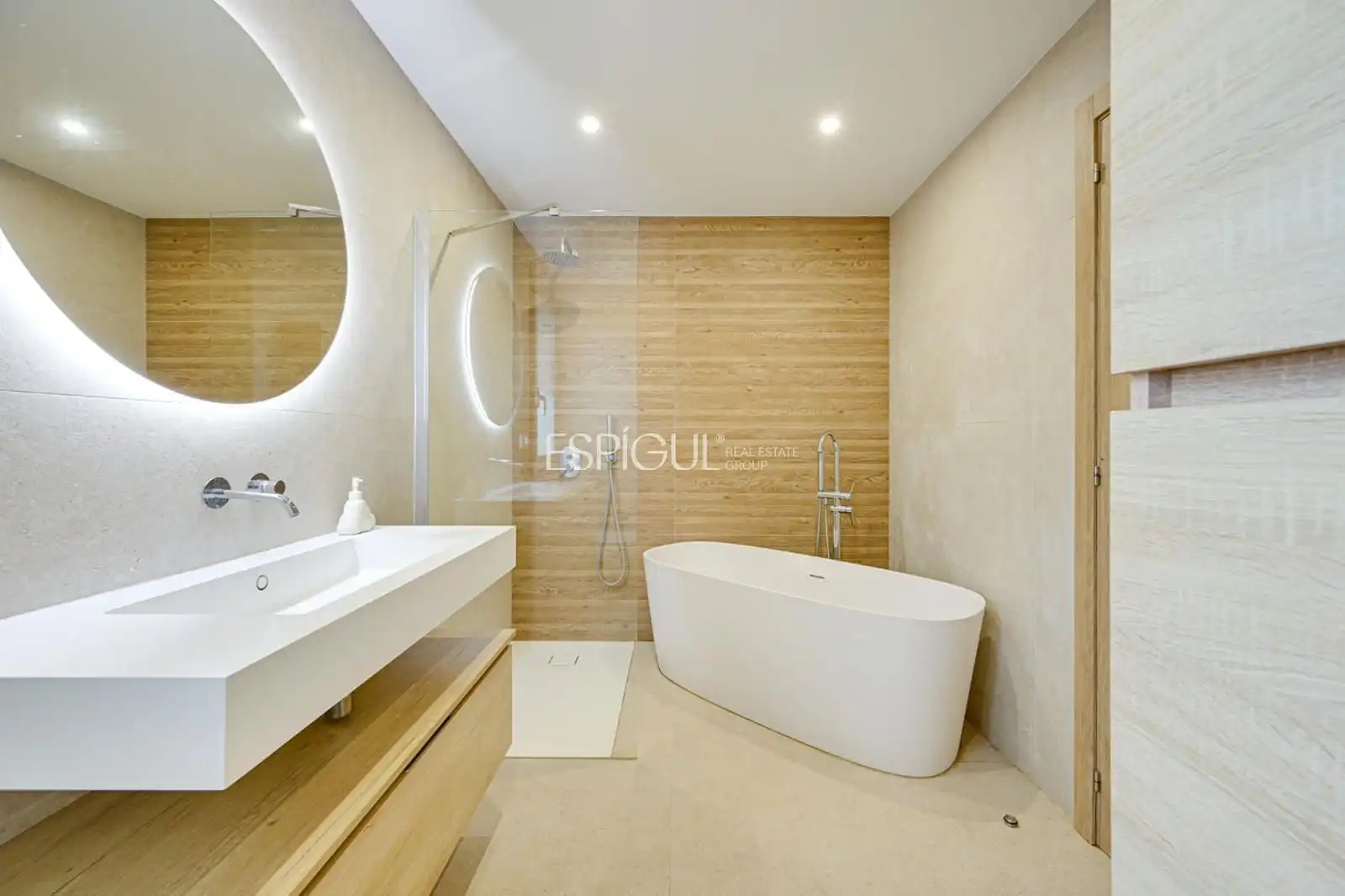 Bathroom of Houses for sale in Mataró  with Air Conditioner, Private garden and Terrace