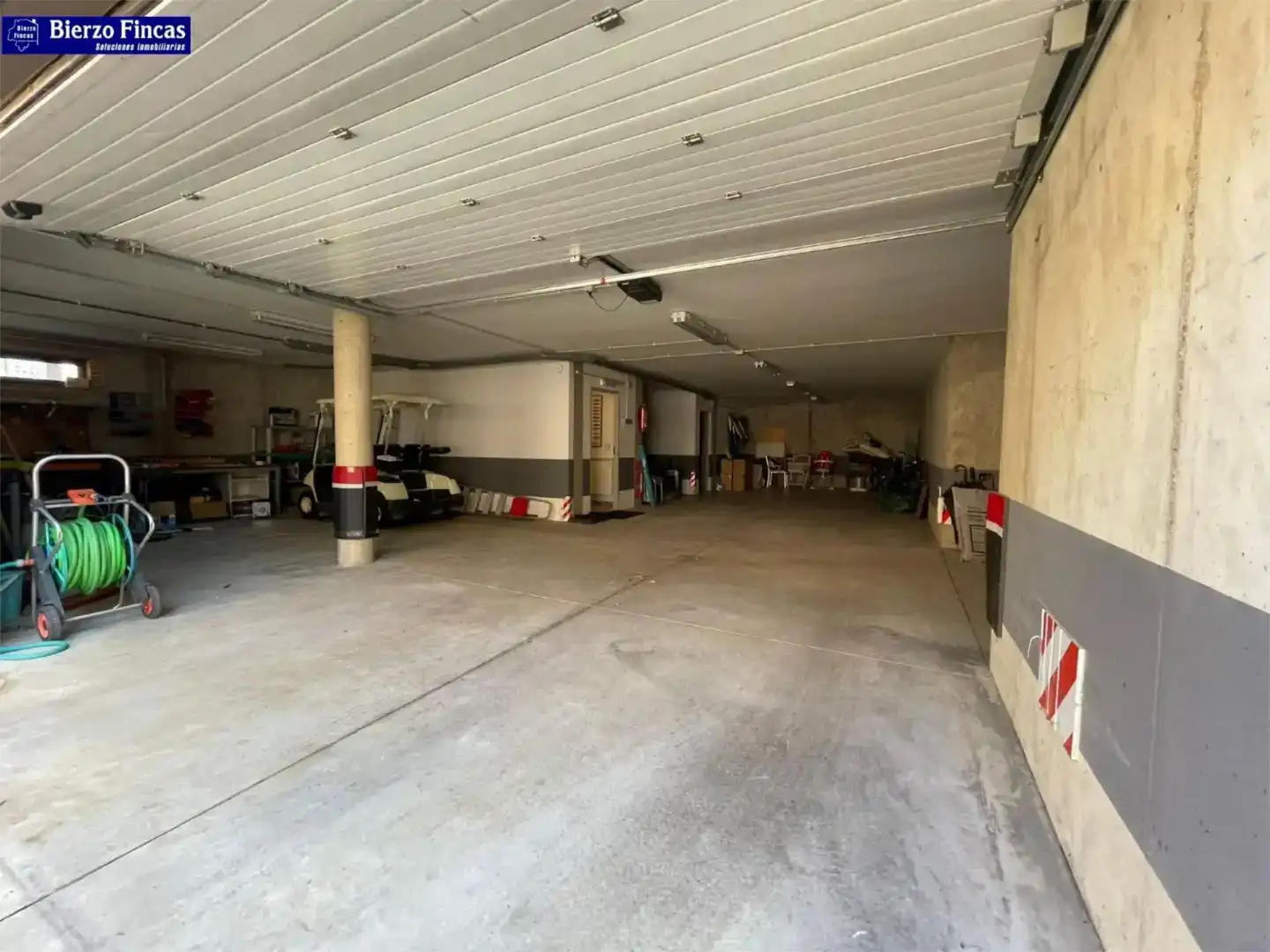 Aparcament de Pis en venda en Valverde de la Virgen amb Jardí privat, Parquet i Traster