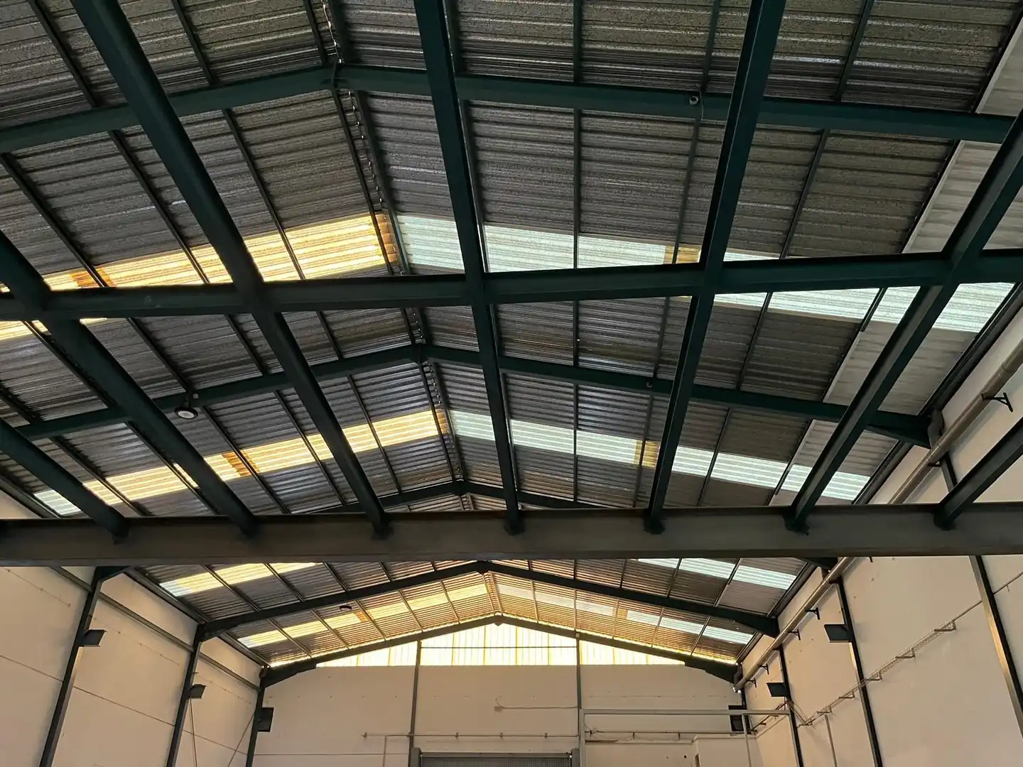 Vista exterior de Nave industrial en venta en Fines