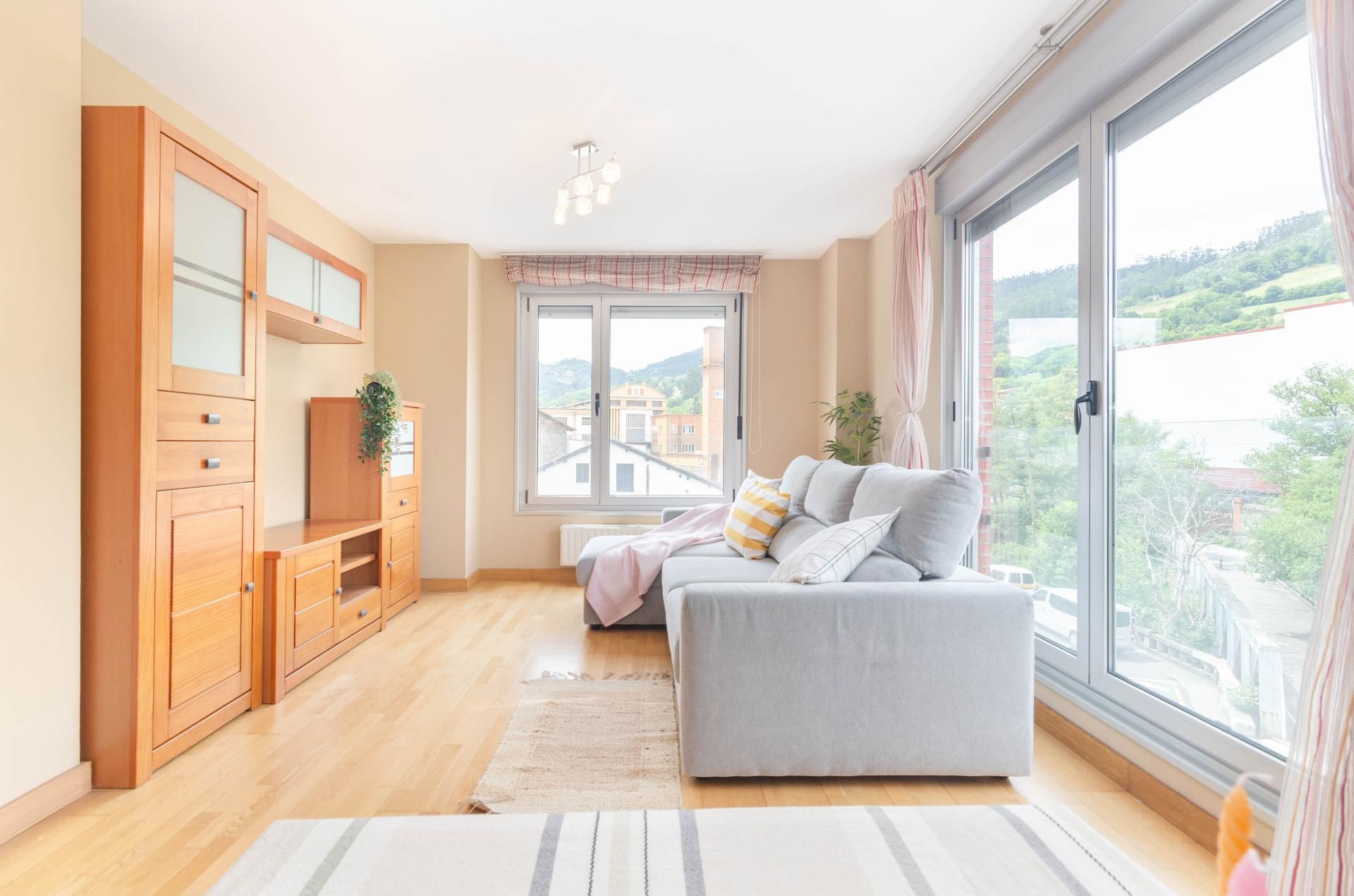 Sala de estar de Piso en venta en Oviedo  con Calefacción y Trastero