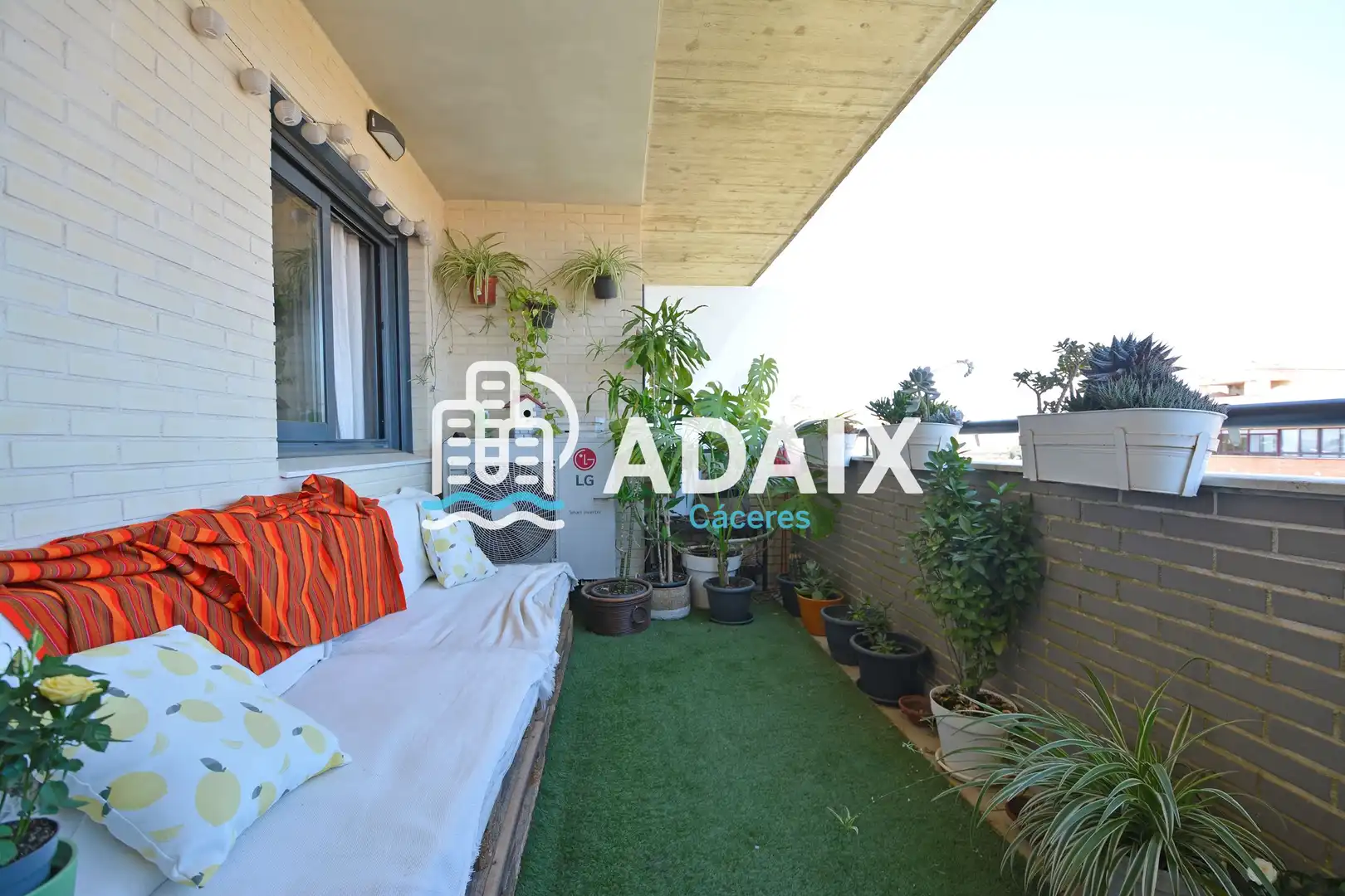 Garden of Flat for sale in Cáceres  with Air Conditioner, Heating and Terrace