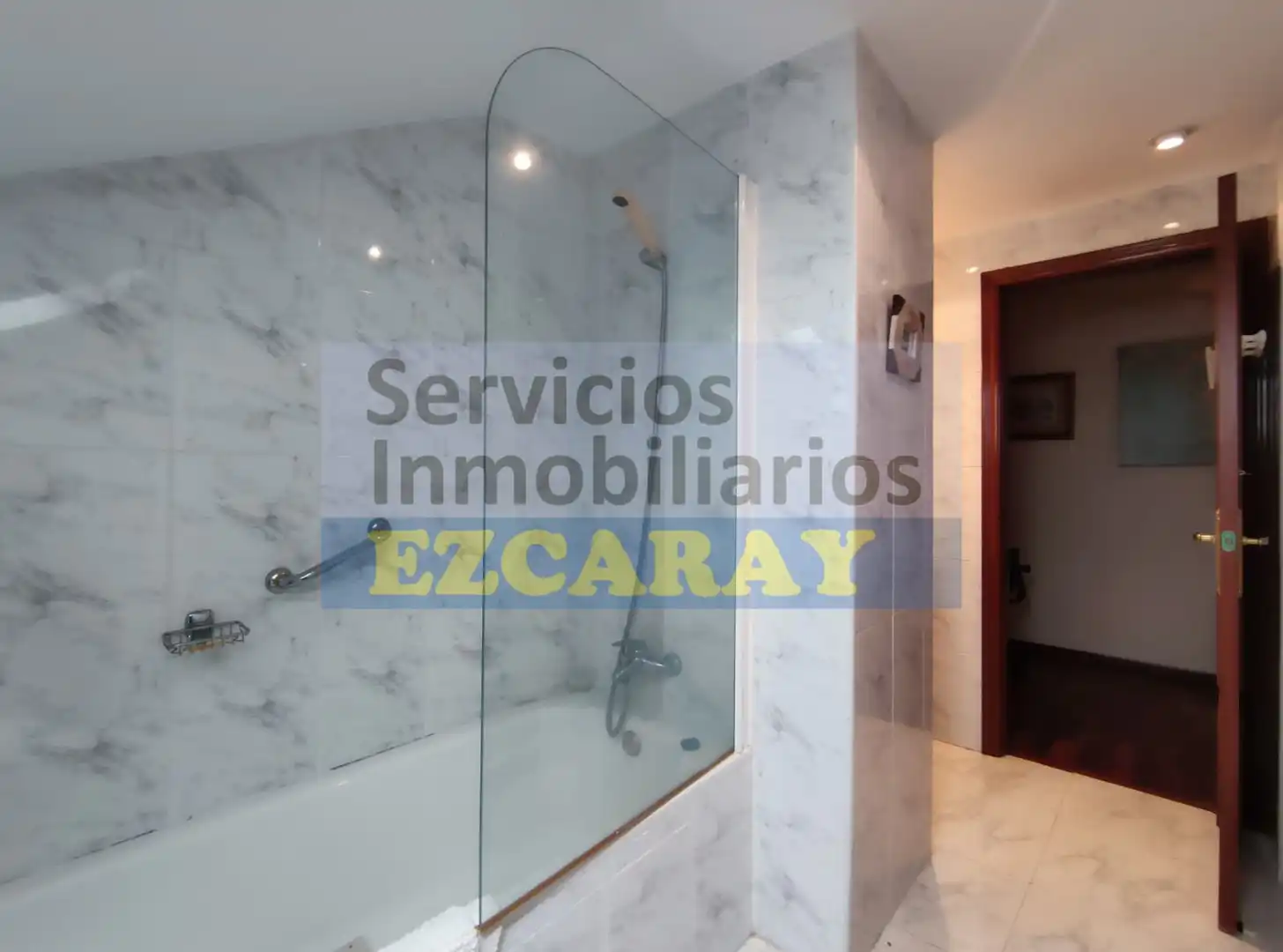 Baño de Apartamento en venta en Ezcaray con Calefacción, Terraza y Trastero