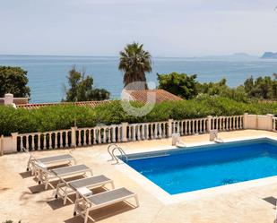 Piscina de Casa o xalet en venda en Sotogrande amb Aire condicionat, Terrassa i Piscina