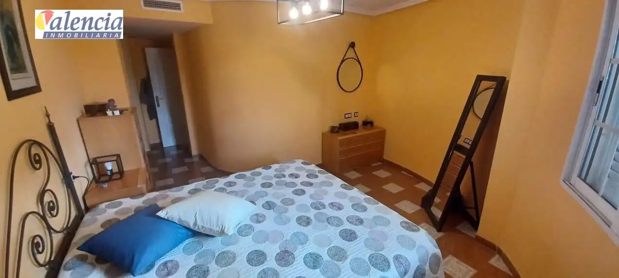 Habitación de Casa o chalet en venta en Chiva con Jardín privado