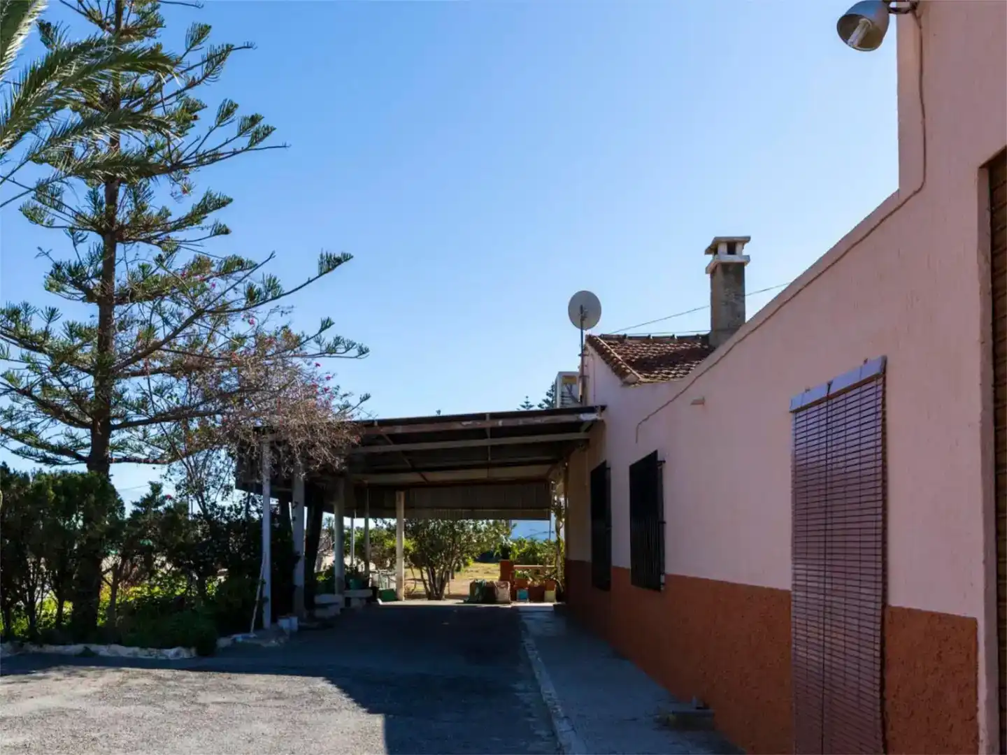 Vista exterior de Finca rústica en venda en Santa Pola amb Aire condicionat, Jardí privat i Traster