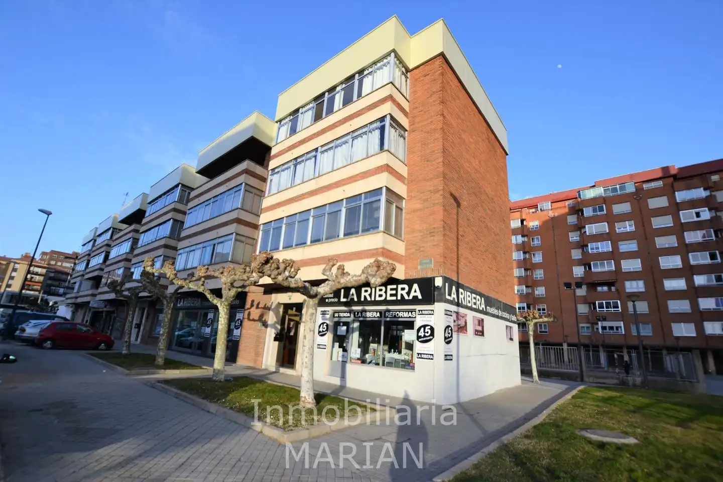 Vista exterior de Local en traspas en Aranda de Duero