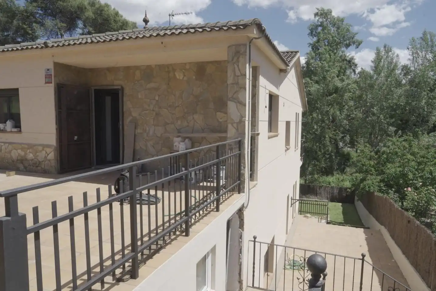 Vista exterior de Casa o chalet en venta en Lliçà d'Amunt con Aire acondicionado y Terraza