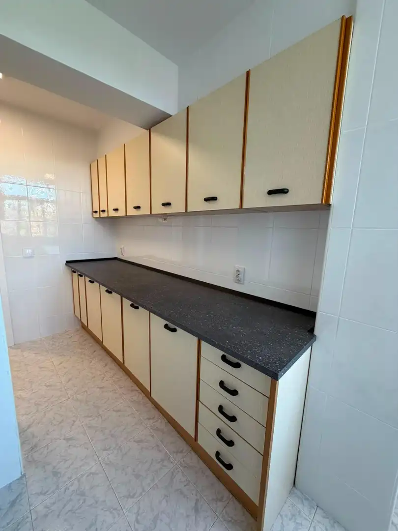 Cocina de Piso de alquiler en Madrid con Calefacción, Parquet y Terraza