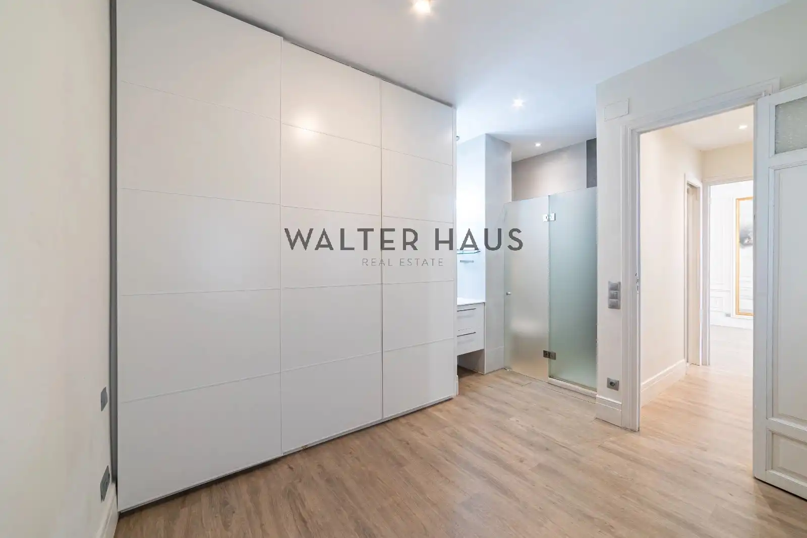 Flat for sale in Madrid  with Air Conditioner, Heating and Oven