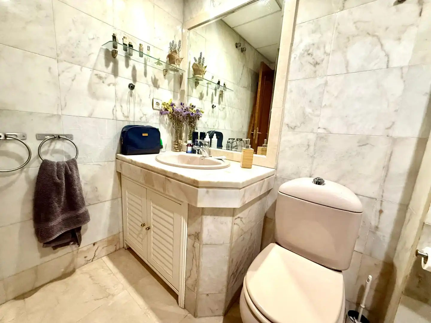 Bathroom of Flat for sale in Sevilla  with Furnished