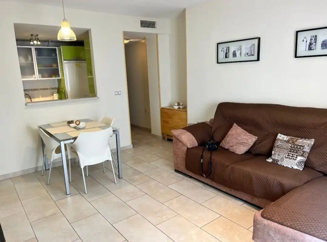 Sala d'estar de Apartament de lloguer en Fuengirola amb Aire condicionat, Calefacció i Terrassa