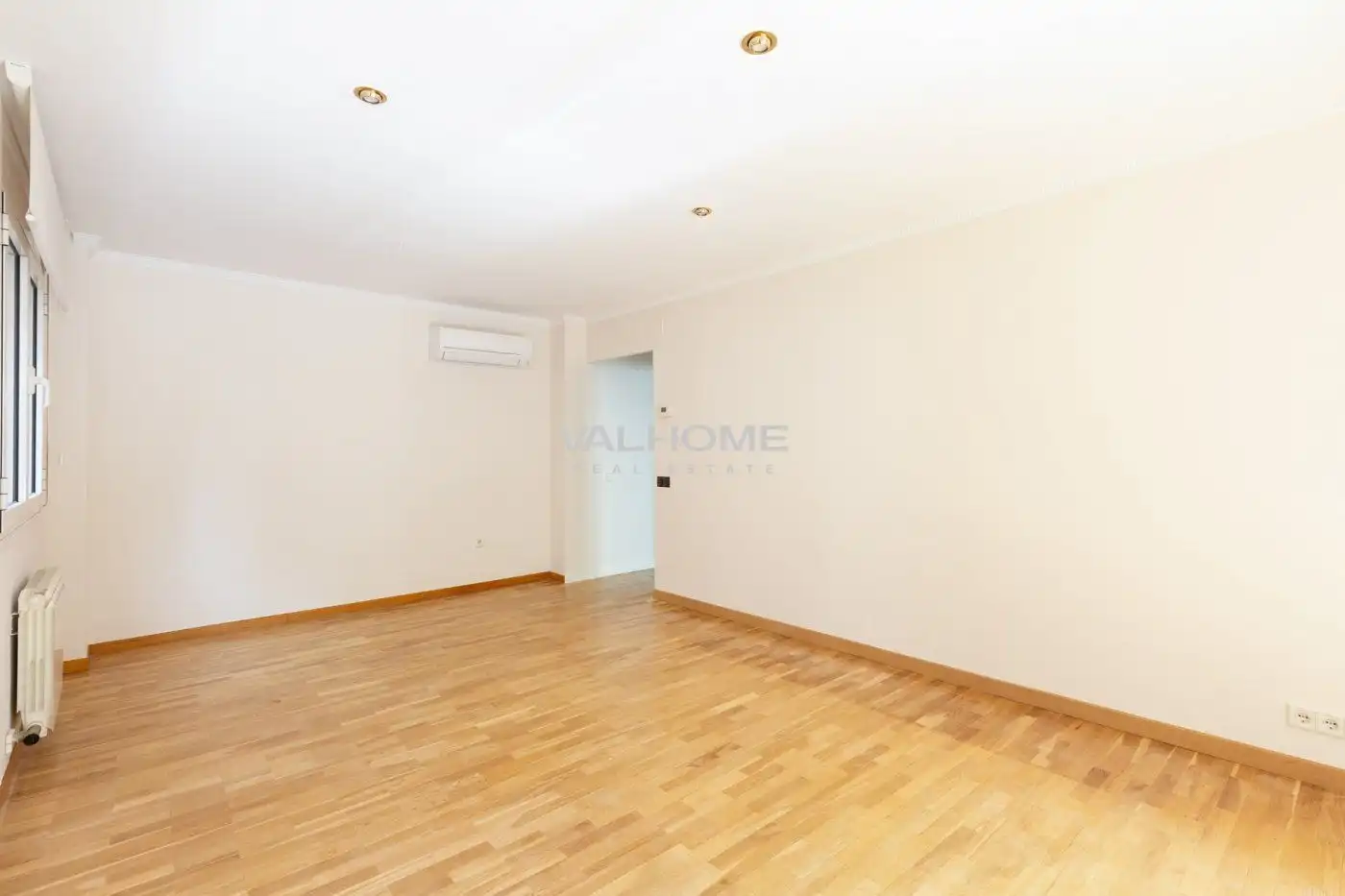 Wohnung zum Verkauf in Sant Cugat del Vallès mit Klimaanlage, Heizung und Parkett