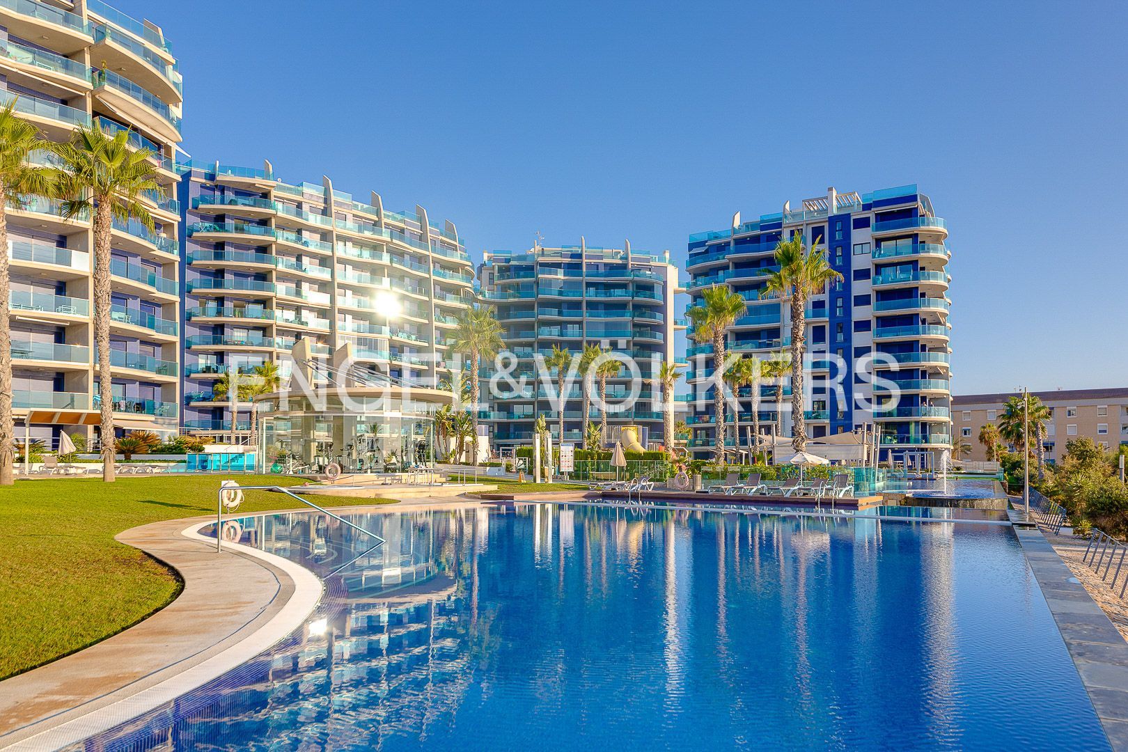 Swimming pool of Apartment for sale in Torrevieja  with Air Conditioner, Heating and Terrace