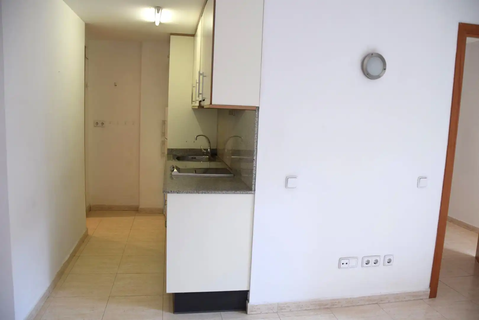 Estudi de lloguer a Carrer de la Independència, El Camp de l'Arpa del Clot