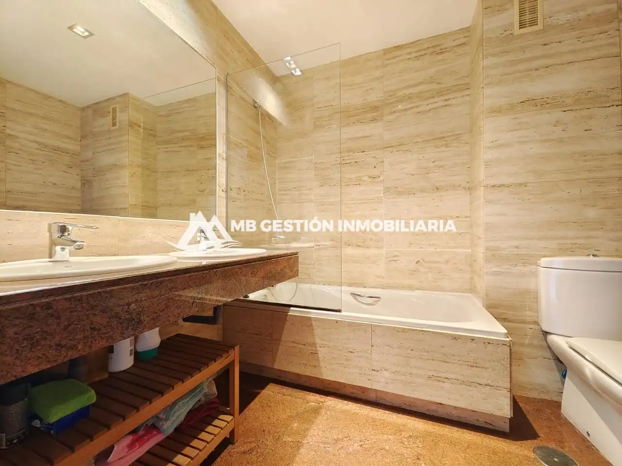 Bathroom of Attic for sale in Fuenlabrada  with Air Conditioner, Heating and Private garden