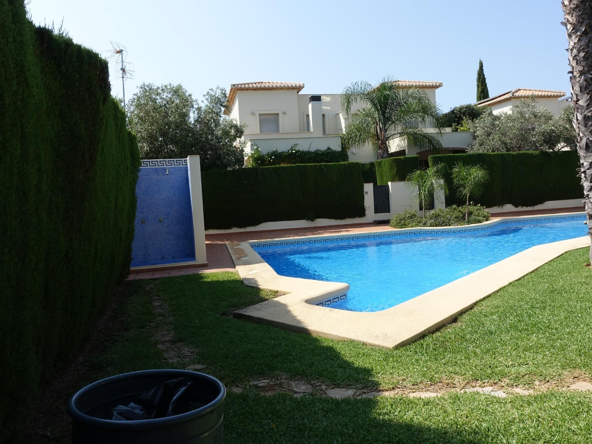 Swimming pool of Single-family semi-detached for sale in Dénia  with Air Conditioner, Heating and Private garden