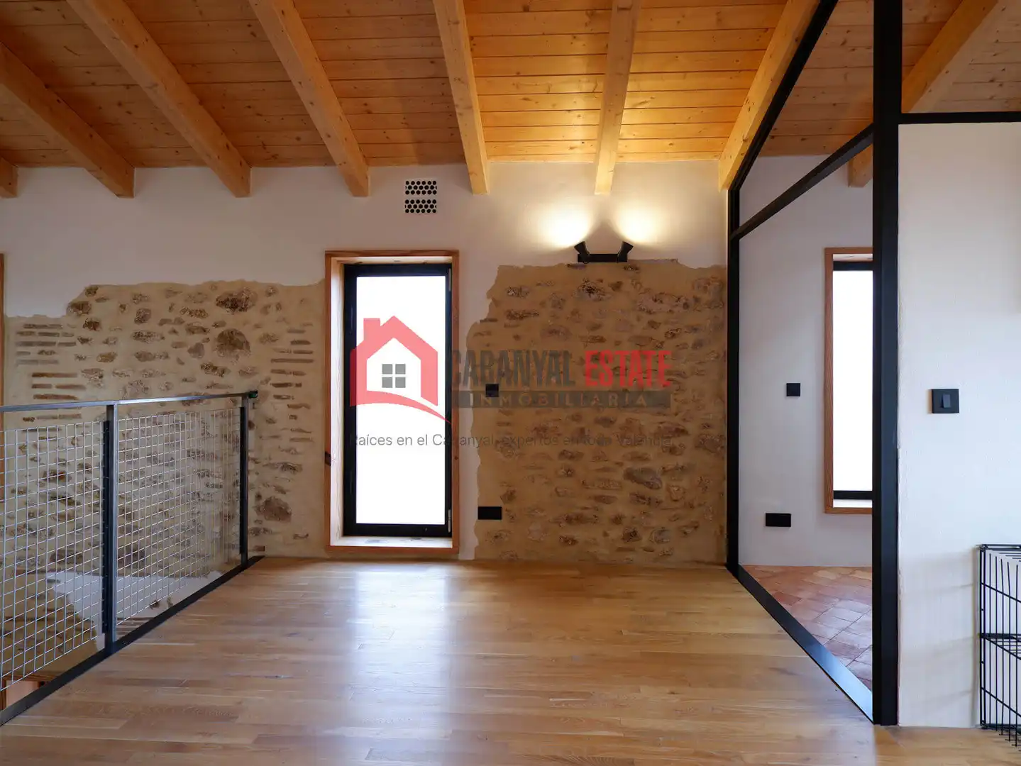 Houses for sale in Valencia  with Air Conditioner and Heating