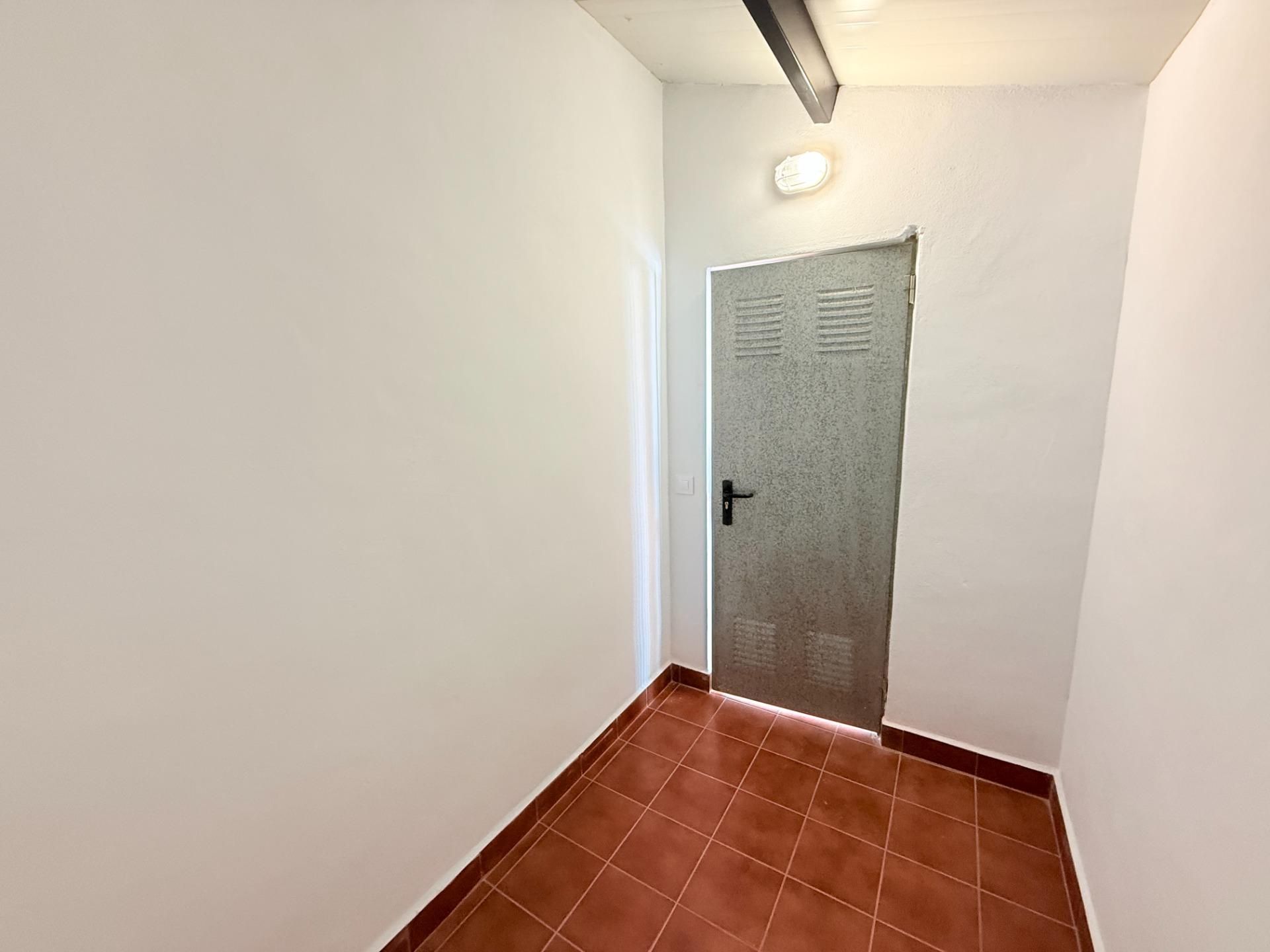 Box room for sale in Gandia