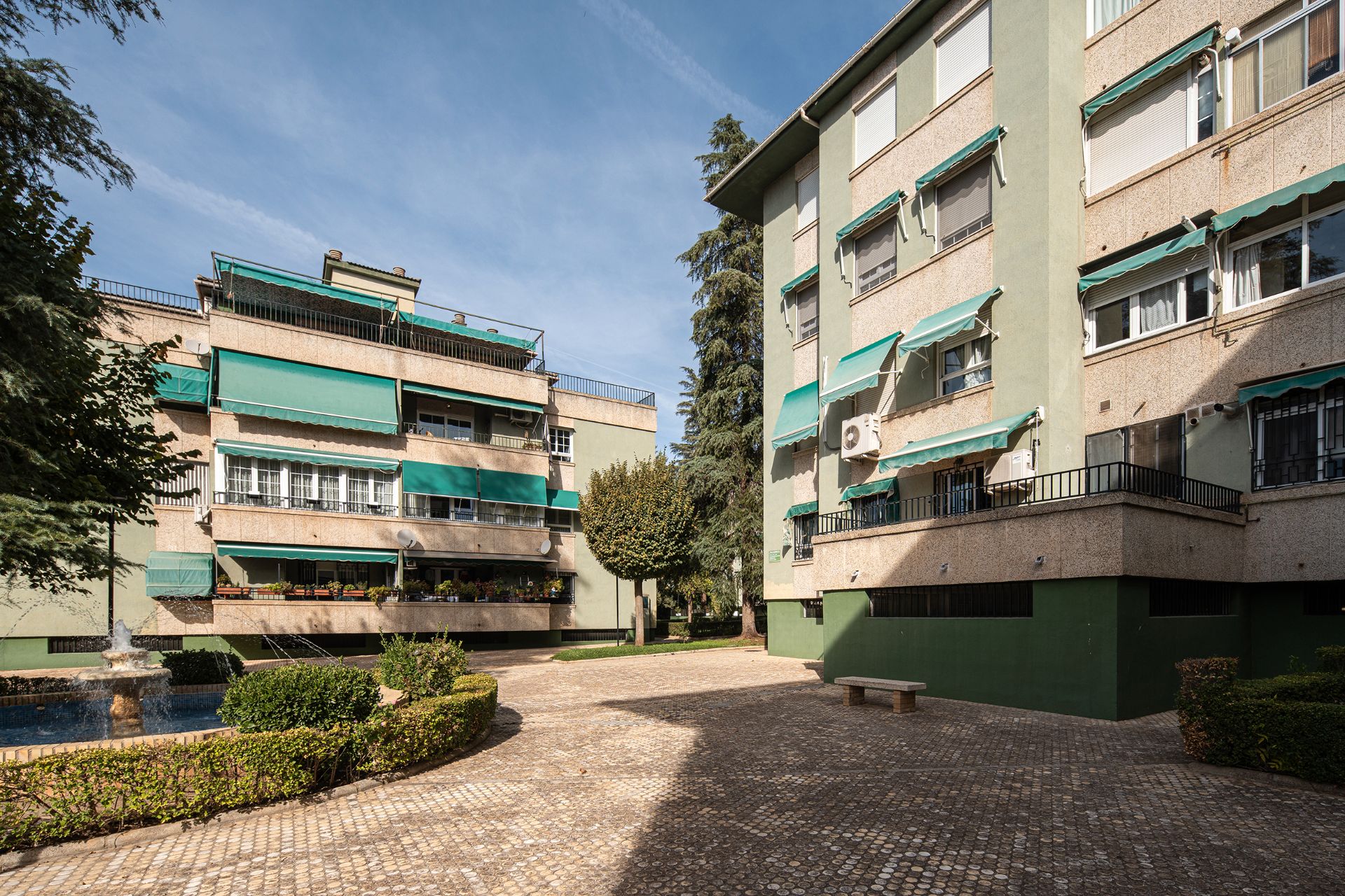 Exterior view of Flat for sale in  Granada Capital  with Air Conditioner, Terrace and Balcony