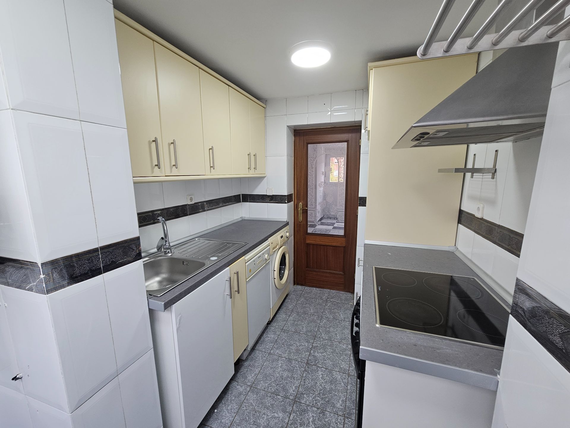 Cuina de Pis de lloguer en  Madrid Capital amb Calefacció