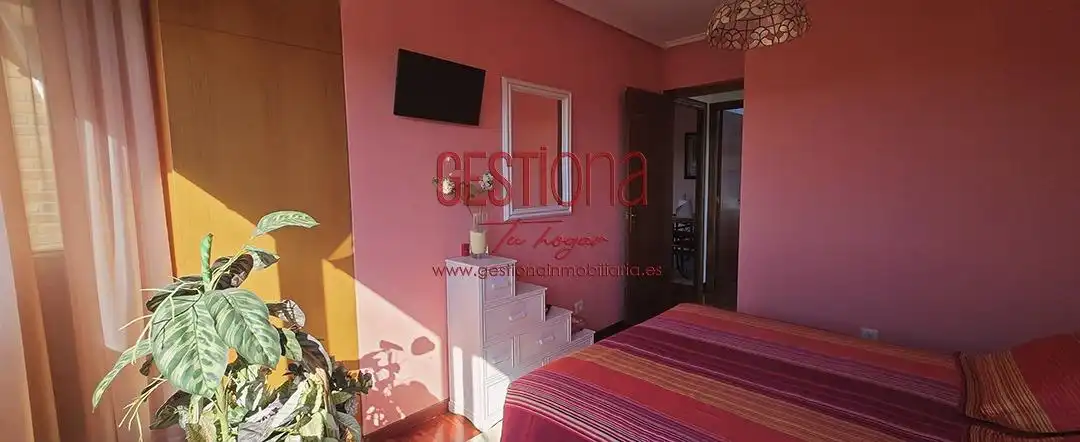 Habitación de Apartamento en venta en Noja con Terraza y Balcón
