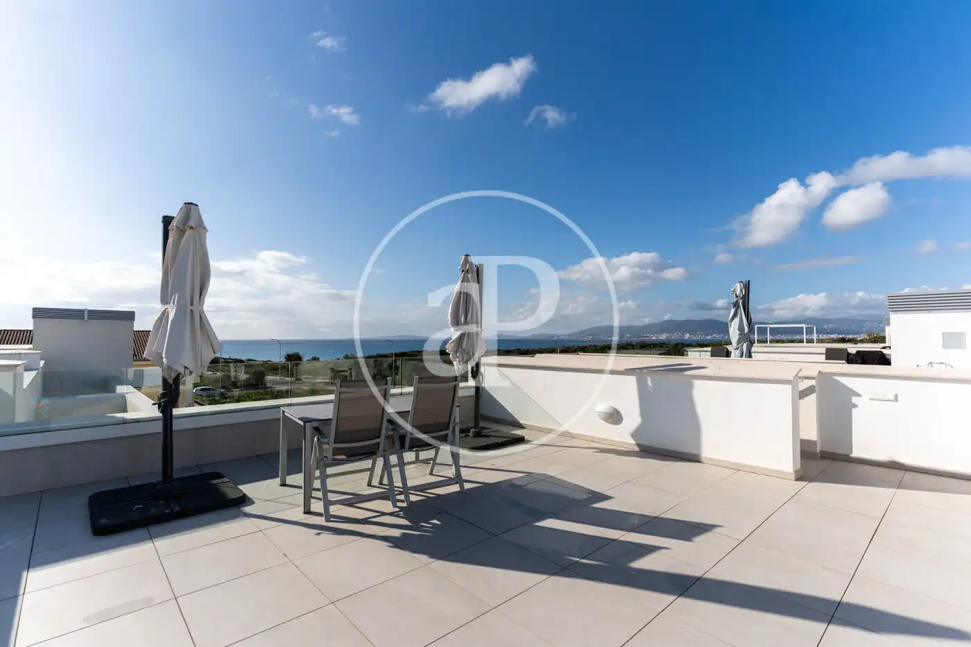 Terrasse von Einfamilien-Reihenhaus zum Verkauf in  Palma de Mallorca mit Klimaanlage, Heizung und Privatgarten