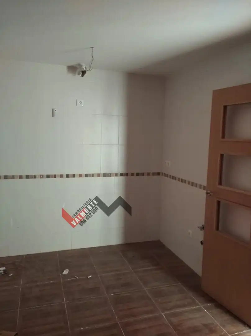 Habitación de Casa adosada en venta en El Casar de Escalona con Calefacción y Trastero