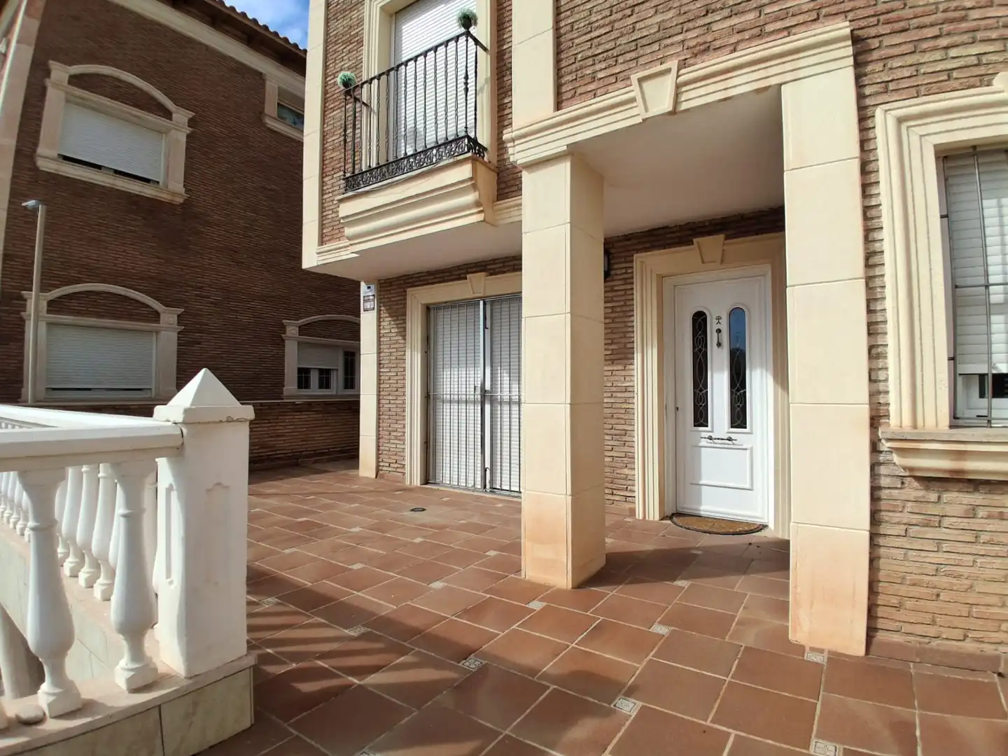 Außenansicht von Einfamilien-Reihenhaus zum Verkauf in Roquetas de Mar
