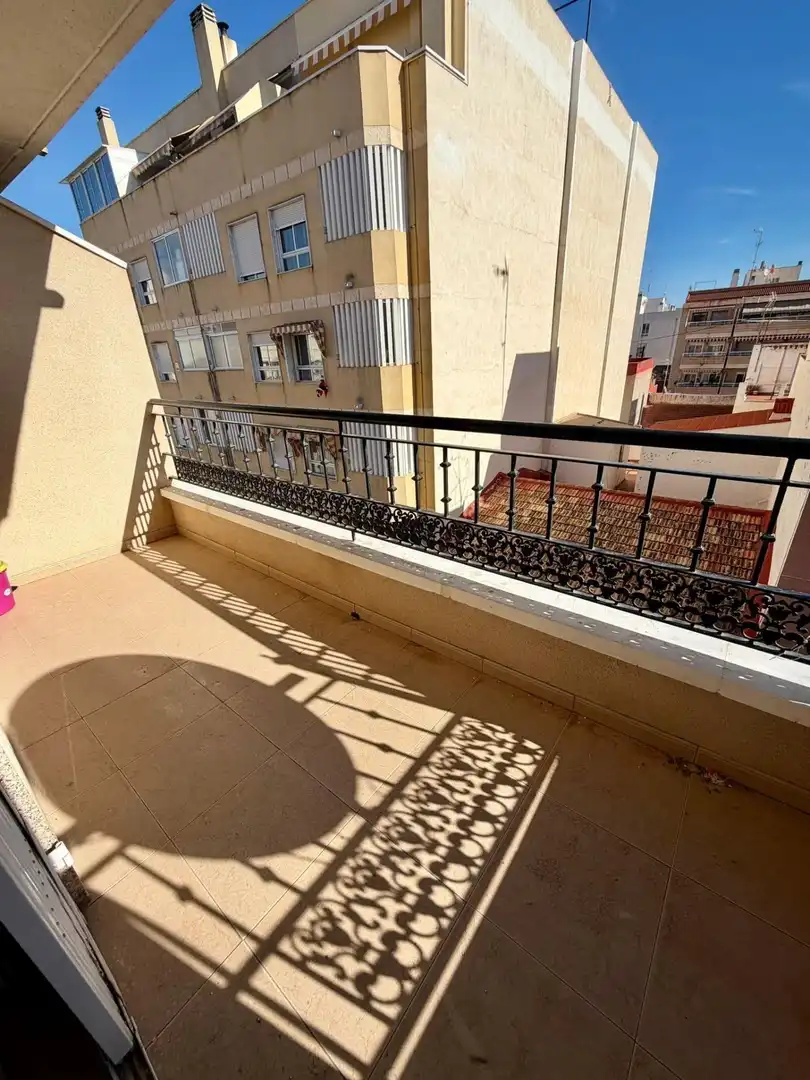 Apartament amb terrassa en venda a Centro, imagen 3