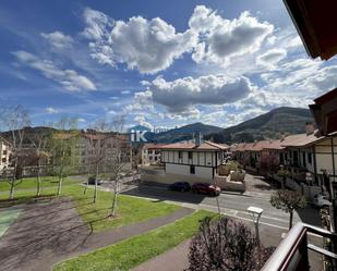 Vista exterior de Casa adosada en venda en Arrigorriaga amb Calefacció i Traster