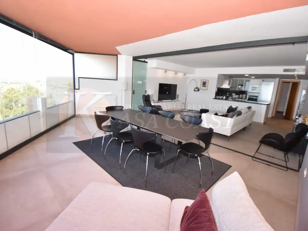 Sala d'estar de Àtic en venda en Benalmádena amb Aire condicionat, Jardí privat i Terrassa