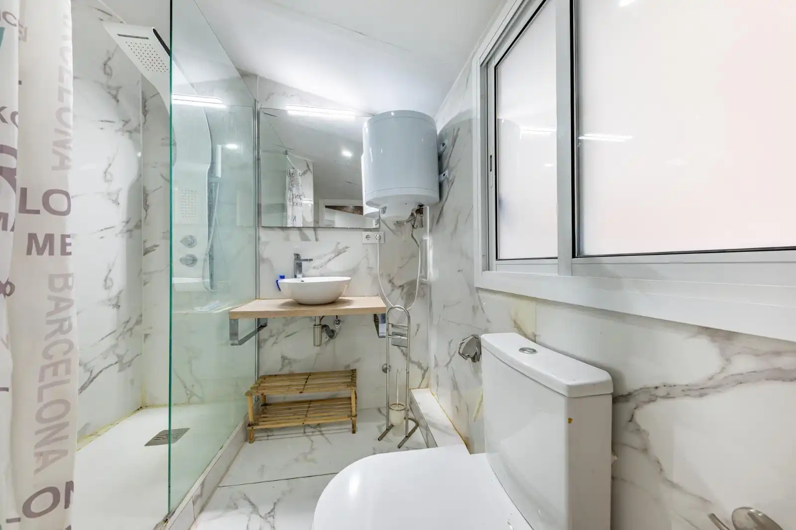 Baño de Planta baja en venta en Barcelona con Terraza