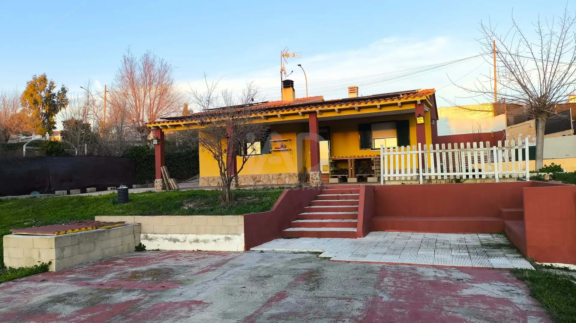Vista exterior de Casa o xalet en venda en Colmenar de Oreja amb Calefacció