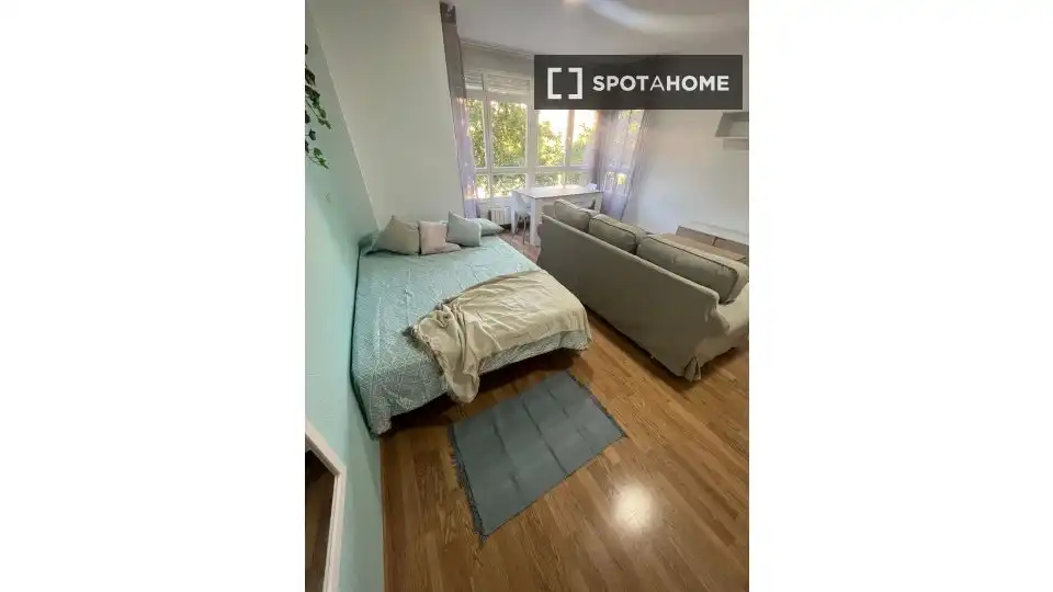 Bedroom of Flat for share in Getafe  with Air Conditioner, Heating and Furnished