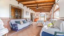 Sala d'estar de Casa o xalet en venda en Vélez de Benaudalla amb Piscina