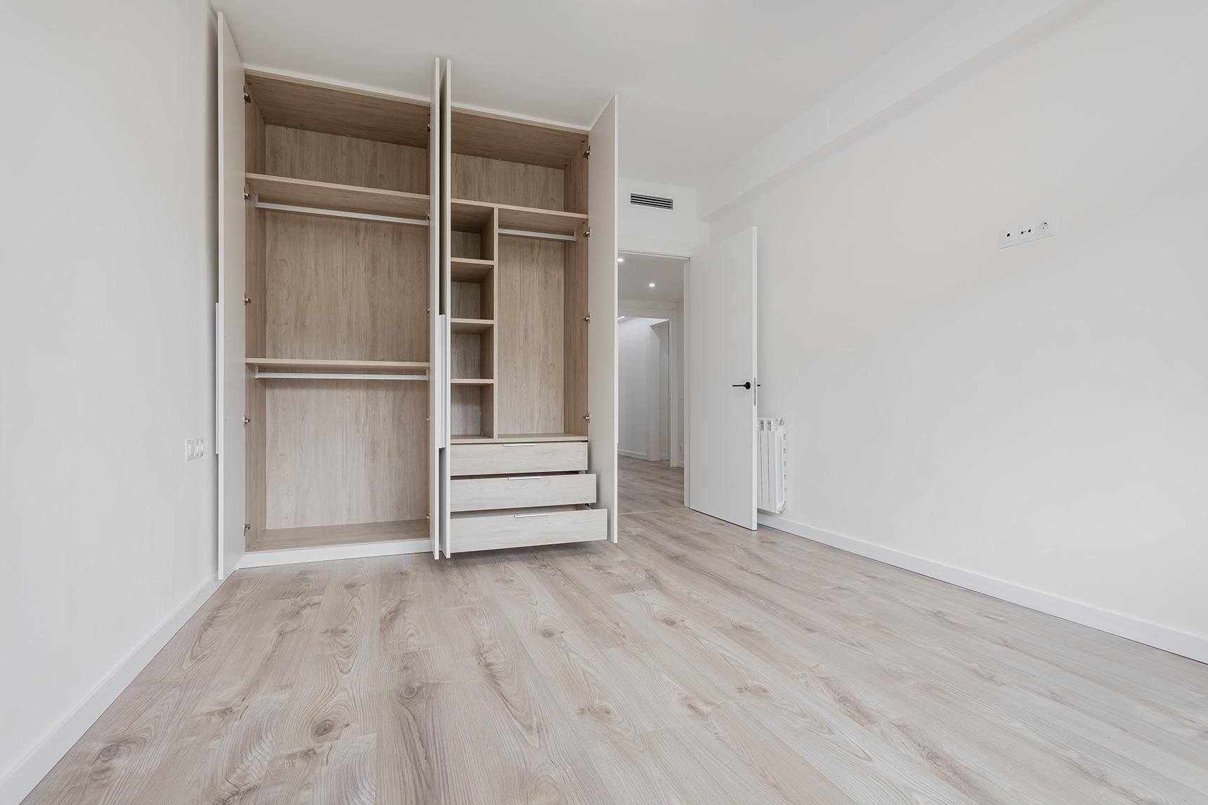 Bedroom of Flat for sale in  Barcelona Capital  with Air Conditioner, Heating and Parquet flooring