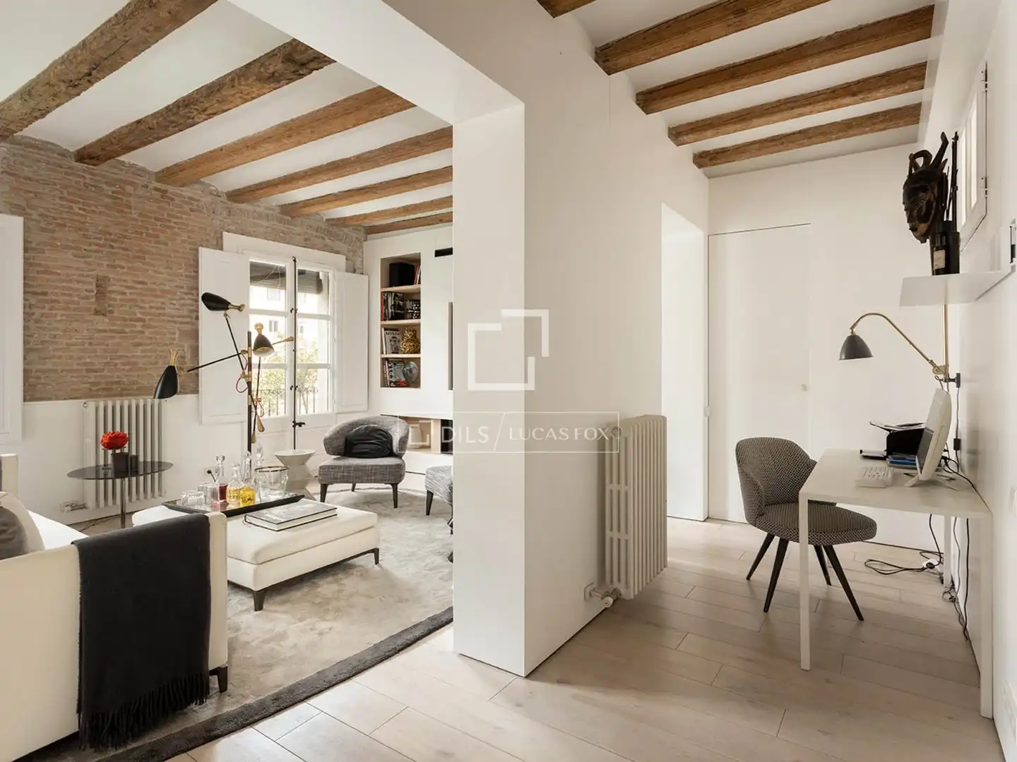 Living room of Flat for sale in Ciutat Vella