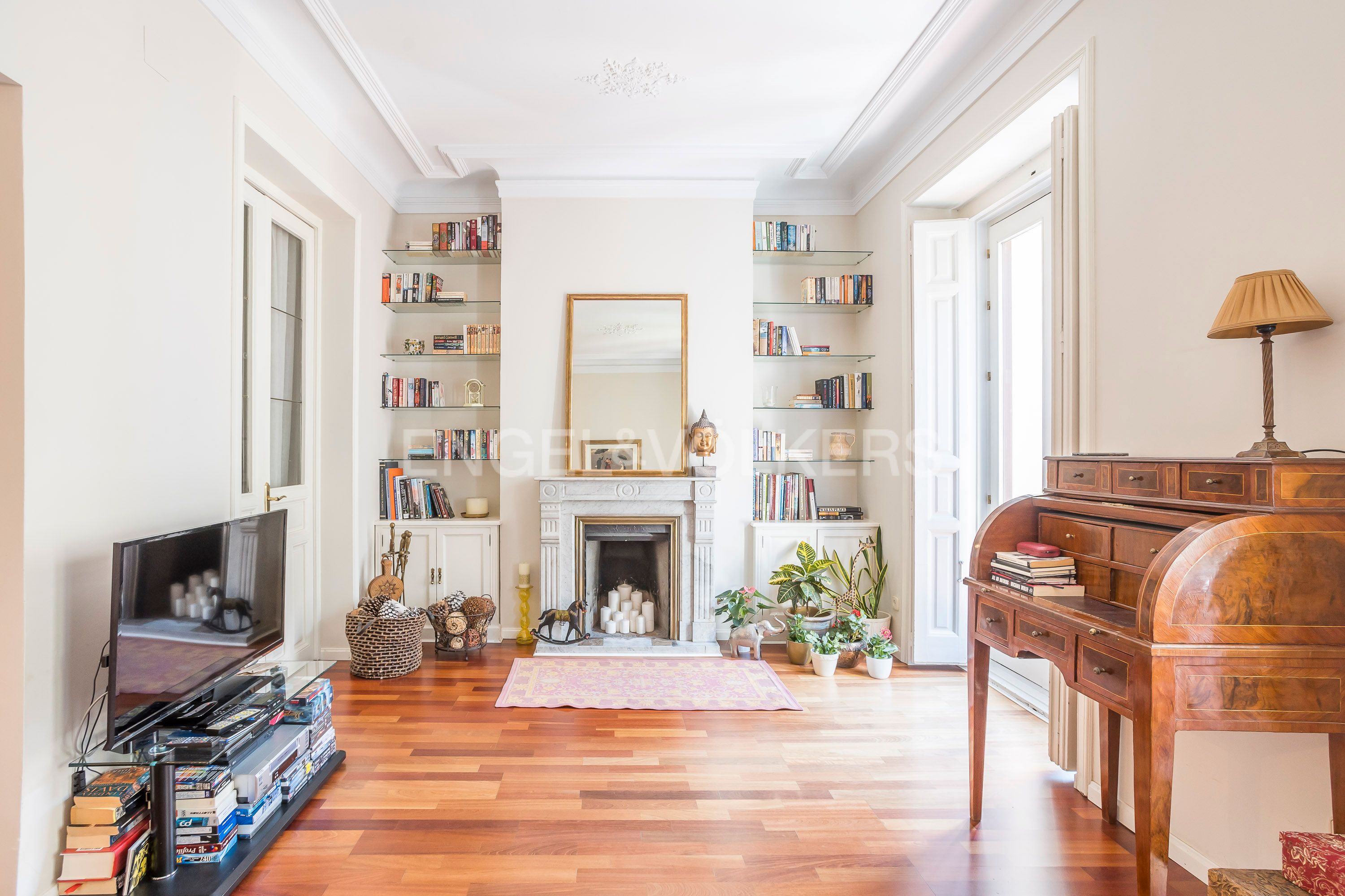 Living room of Apartment for sale in  Madrid Capital  with Heating, Parquet flooring and Storage room