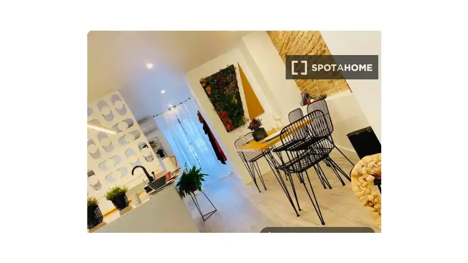 Exterior view of Flat for rent in Valencia  with Air Conditioner, Heating and Furnished