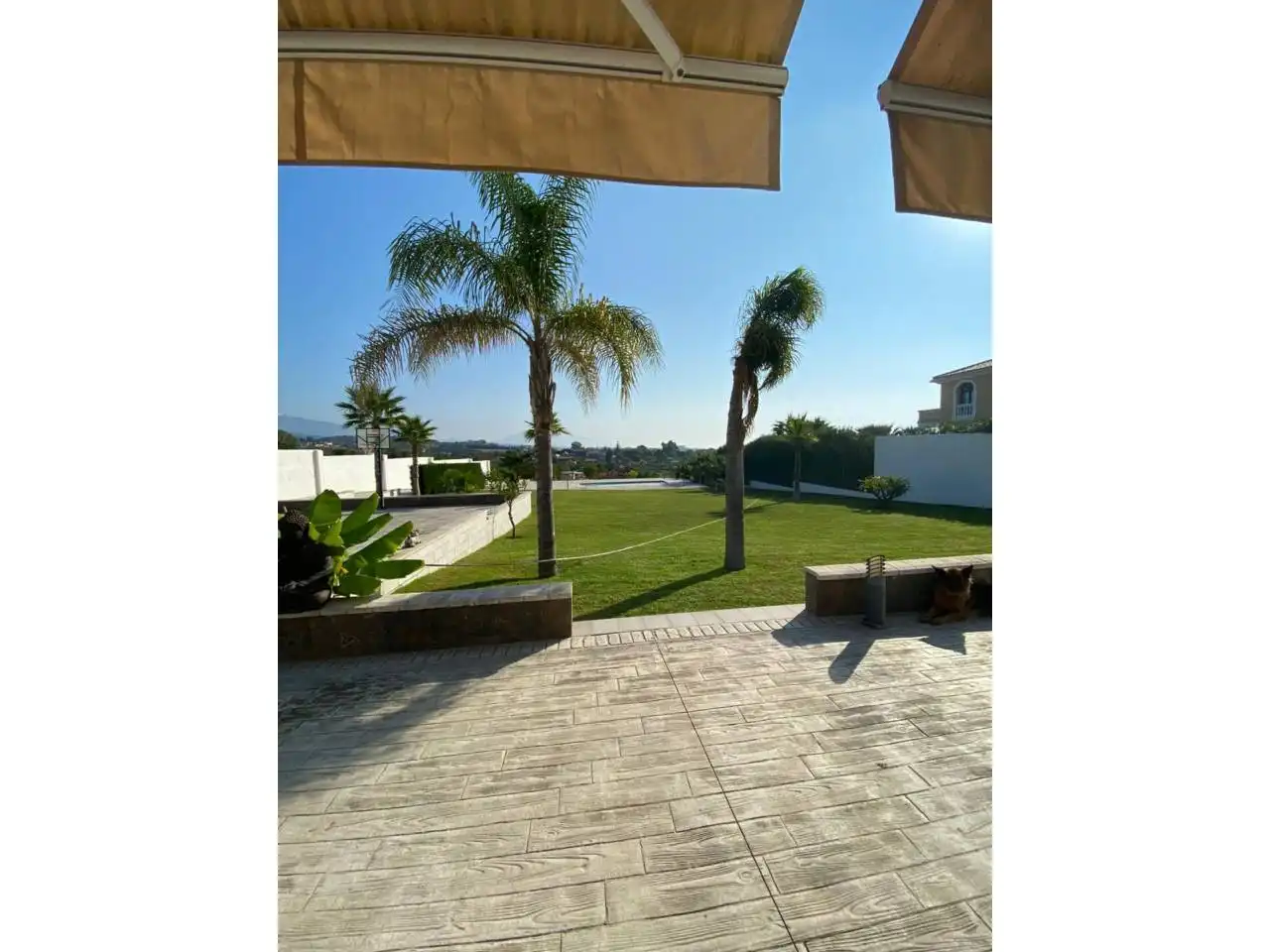 Vista exterior de Casa o chalet en venta en Estepona con Calefacción, Jardín privado y Terraza