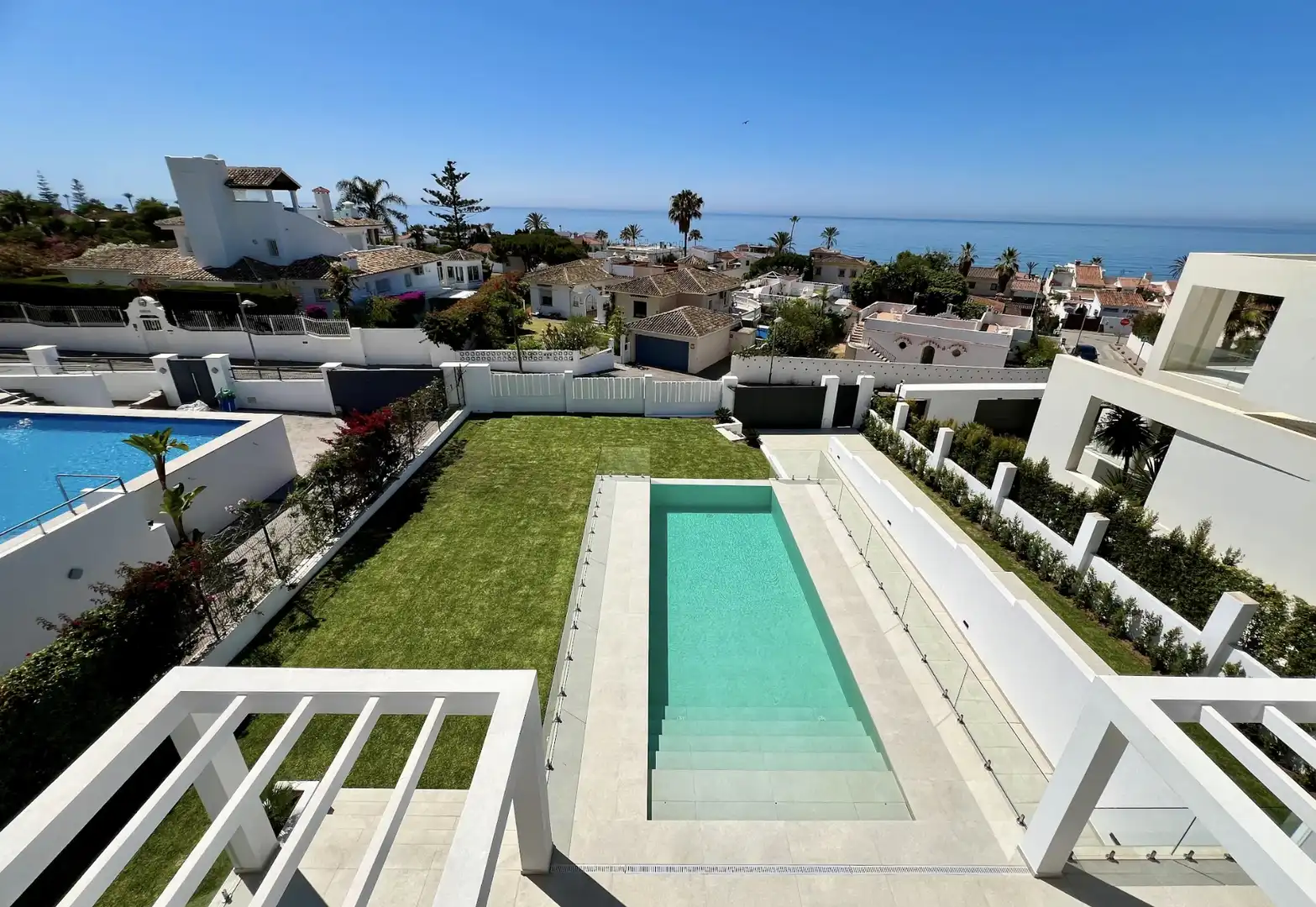 Schwimmbecken von Haus oder Chalet zum Verkauf in Marbella mit Klimaanlage, Heizung und Privatgarten